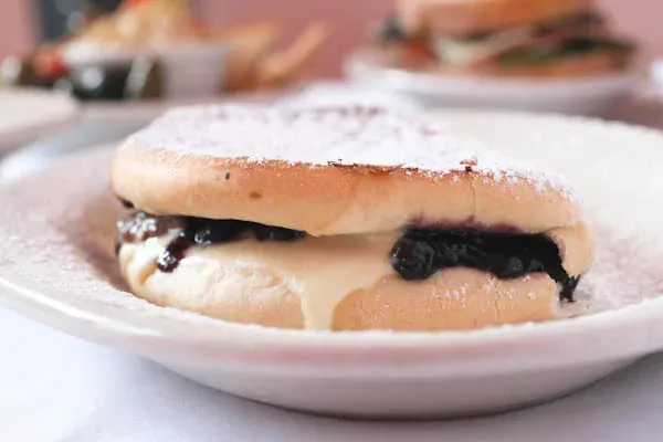 Southport Grocery & Cafe - Top Brunch Restaurants Chicago No-Reservation NextMe Waitlist App
