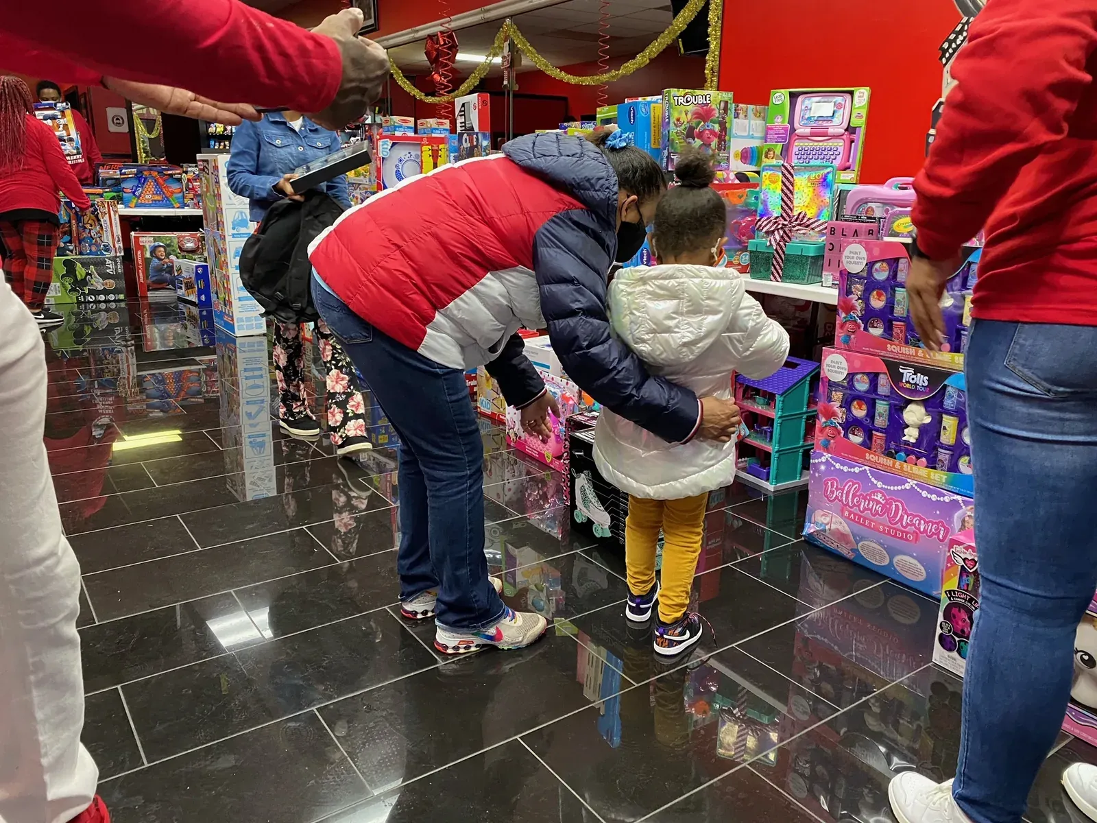 How Queue Management and Virtual Waiting Rooms Helped a Charity Bless 320 Kids With Gifts | NextMe Waitlist App