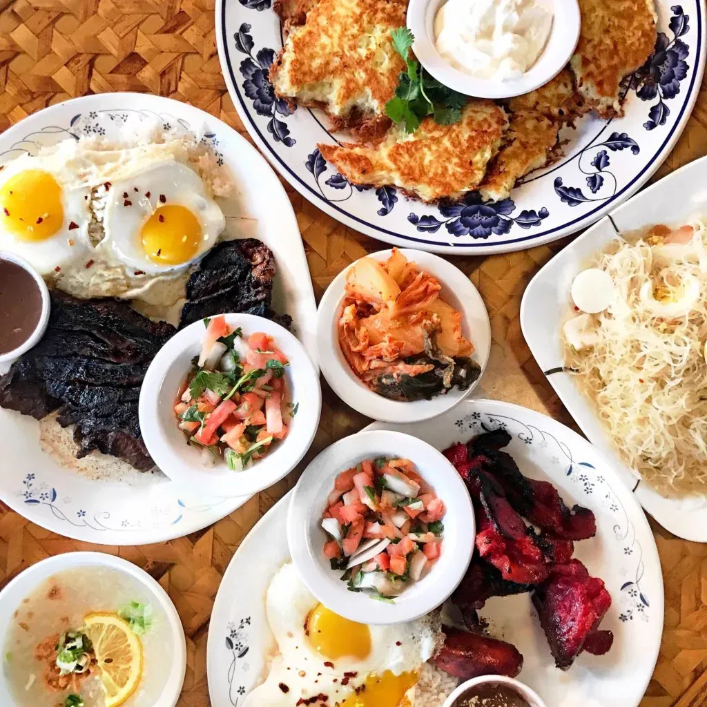 Uncle Mike’s Place - Top Brunch Restaurants Chicago No-Reservation NextMe Waitlist App