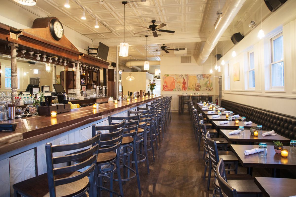 Farm Bar - Top Brunch Restaurants Chicago No-Reservation NextME Waitlist App